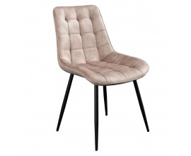 Moderní designová čalouněná sametová jídelní židle Moritz se sametovým potahem ve světle béžové barvě s prošíváním se vzorem čtverců se šikmými nožičkami z kovu v černé barvě