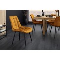 Moderní designová jídelní židle Moritz se sametovým hořčicovým žlutým prošívaným potahem a černýma nohama 51 cm