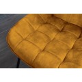 Moderní designová jídelní židle Moritz se sametovým hořčicovým žlutým prošívaným potahem a černýma nohama 51 cm