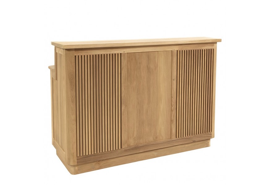 Luxusní retro masivní příborník Riga s třípanelovým čelem s drážkovaným zdobením s mramorovou deskou v bílé barvě s pěti policemi z teakového dřeva ve světlé hnědé naturální barvě s jemnou kresbou letokruhů