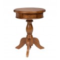 Luxusní klasický mahagonový masivní příruční stolek Mahani v hnědém provedení s kulatou vrchní deskou a zásuvkou s úchytkou z kovu ve zlaté barvě s vyřezávanou nohou ukončenou čtyřmi prohnutými rameny