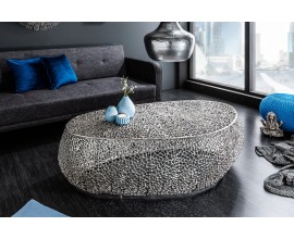 Designový glamour asymetrický konferenční stolek Hoja se vzdušným organickým vzorem z kovu ve stříbrné barvě 122 cm