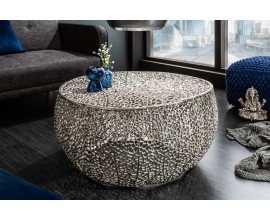 Moderní designový kulatý konferenční stolek Hoja ve stříbrné barvě s organickým vzorem z kovu 80 cm