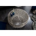 Moderní designový kulatý konferenční stolek Hoja ve stříbrné barvě s organickým vzorem z kovu 80 cm