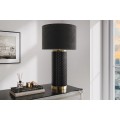 Designov&aacute; art deco čern&aacute; stoln&iacute; lampa Draconia s keramickou podstavou s reli&eacute;fn&iacute;m čtvercov&yacute;m vzorem a zlat&yacute;mi detaily 70 cm