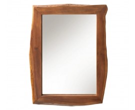 Venkovské masivní nástěnné zrcadlo Mammut obdélníkového tvaru s masivním akáciovým rámem v medově hnědé barvě s přiznanou kresbou letokruhů a organickou hranou s možností zavěšení na šířku i na výšku