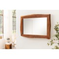 Moderní masivní obdélníkové závěsné zrcadlo Mammut s hnědým akáciovým rámem s nepravidelným organickým okrajem 100 cm
