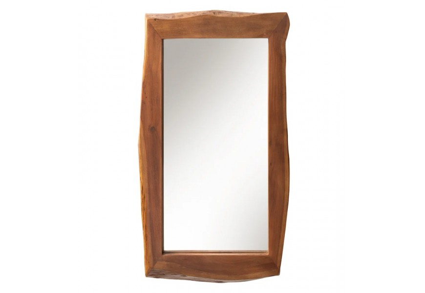 Venkovské moderní závěsné zrcadlo Mammut s obdélníkovým rámem s nepravidelnou vnější hranou s live edge designem z masivního akáciového dřeva v teplé hnědé barvě s výraznou kresbou letorkuhů