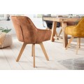 Moderní designová otočná jídelní židle Caballet s opěrkami na ruce s hnědým sametovým potahem a bukovýma nohama 62 cm
