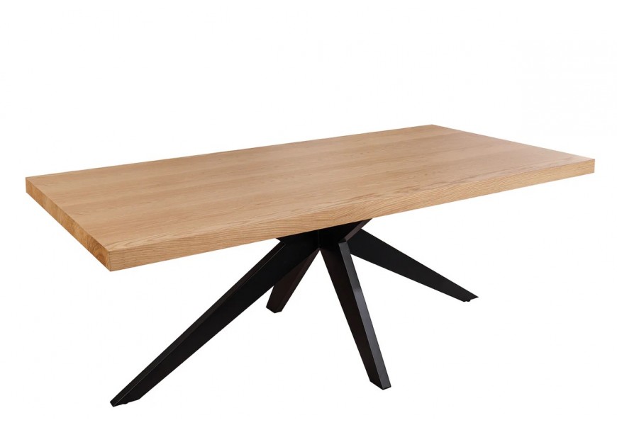 Designový industriální jídelní stůl Dias s obdélníkovou vrchní deskou z dubové dýhy v naturální světle hnědé barvě s jemnou kresbou letokruhů s podstavou se čtyřmi šikmýma nohama