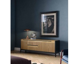 Luxusn&iacute; modern&iacute; TV stolek Tallin s vroubkovan&yacute;m čelem se dvěma z&aacute;suvkami a třemi dv&iacute;řky 190 cm