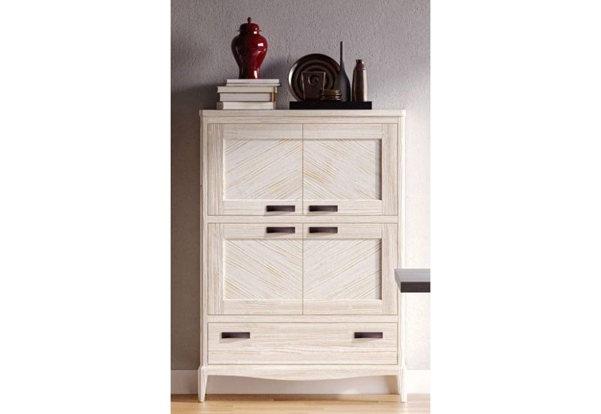 Luxusn&iacute; venkovsk&yacute; obd&eacute;ln&iacute;kov&yacute; př&iacute;born&iacute;k Quebec s patinou a měděn&yacute;mi &uacute;chyty se z&aacute;suvkou a čtyřmi dv&iacute;řky 142 cm