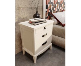 Luxusní venkovský obdélníkový masivní noční stolek Quebec se třemi zásuvkami a oblým vyřezáváním 67 cm