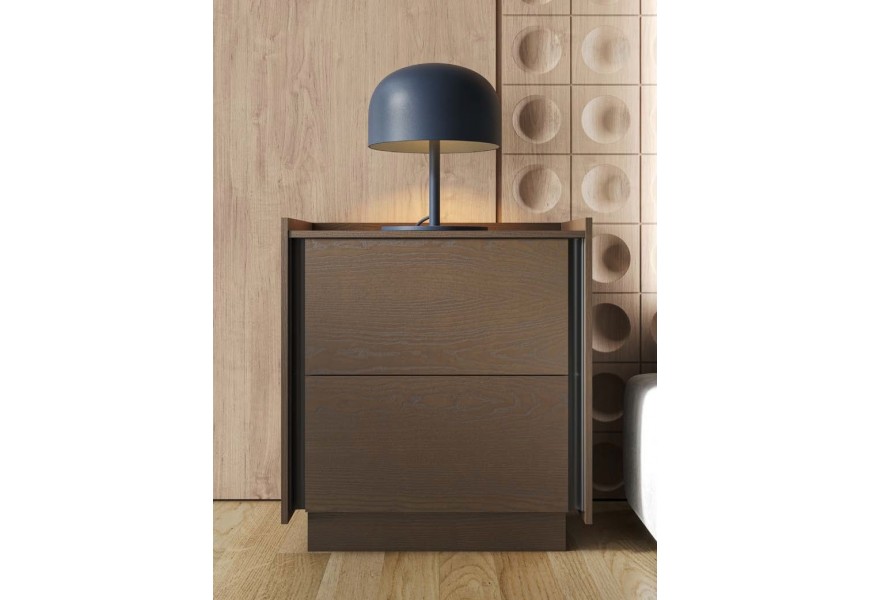 Luxusn&iacute; modern&iacute; obd&eacute;ln&iacute;kov&yacute; masivn&iacute; nočn&iacute; stolek Praga se dvěma &scaron;upl&iacute;ky a vyv&yacute;&scaron;en&yacute;mi okraji 61 cm