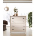 Luxusn&iacute; modern&iacute; masivn&iacute; komoda Genova se čtyřmi z&aacute;suvkami s kovov&yacute;mi &uacute;chyty 115 cm