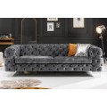 Luxusn&iacute; chesterfield tř&iacute;m&iacute;stn&aacute; sedačka Modern Barock v tmavě &scaron;ed&eacute; barvě se sametov&yacute;m potahem 240cm