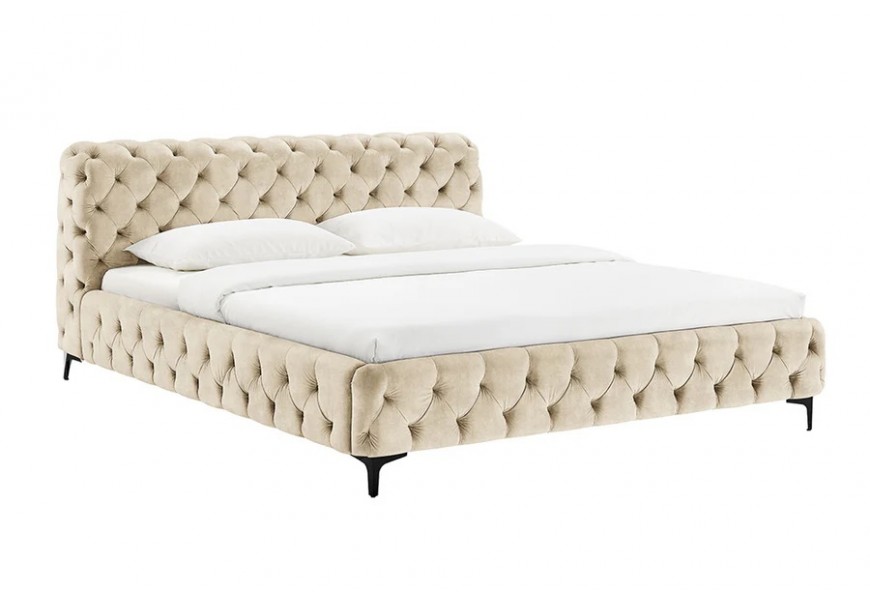Glamour sametov&aacute; b&eacute;žov&aacute; manželsk&aacute; postel Modern Barock s čalouněn&yacute;m r&aacute;mem a čelem s chesterfield pro&scaron;&iacute;v&aacute;n&iacute;m 235 cm
