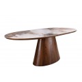 Designový rozkládací jídelní stůl Marmol Lignia v oválném tvaru s keramickou deskou se vzhledem přírodního kamene a kuželovou nohou s ořechovým tmavě hnědým designem