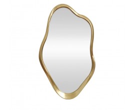 Glamour atypick&eacute; n&aacute;stěnn&eacute; zrcadlo Elara s kovov&yacute;m r&aacute;mem ve zlat&eacute; barvě v organick&eacute;m tvaru