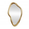 Glamour závěsné zrcadlo Selene se zlatým rámem z kovu v organickém atypickém tvaru s hladkým lesklým povrchem