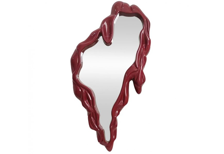 Glamour nástěnné zrcadlo Rubia s plastickým roztátým rámem v atypickém tvaru v červené barvě s lesklým hladkým povrchem