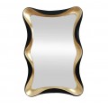 Glamour závěsné zrcadlo Yraj v obdélníkovém tvaru s černě zlatým rámem se zvlněným designem s dýhovanou zadní deskou