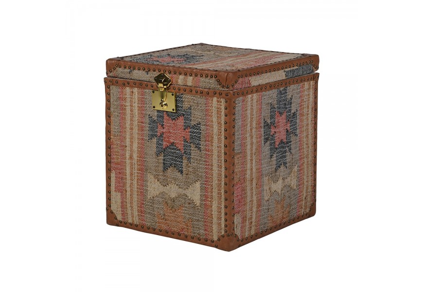 Etno orient&aacute;ln&iacute; čtvercov&aacute; truhla Amina s potahem z juty a bavlny s kilim vzorem v hněd&yacute;ch odst&iacute;nech 63 cm