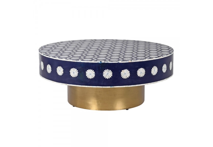 Luxusn&iacute; etno kulat&yacute; konferenčn&iacute; stolek Daytona s intarzi&iacute; z buvol&iacute; kosti s flor&aacute;ln&iacute;m vzorem s kovovou mosaznou nohou 100 cm