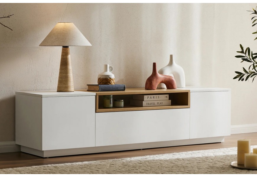 Skandin&aacute;vsk&yacute; obd&eacute;ln&iacute;kov&yacute; dvoudveřov&yacute; TV stolek Attica v b&iacute;l&eacute; barvě se z&aacute;suvkou a dubovou polic&iacute; 160 cm