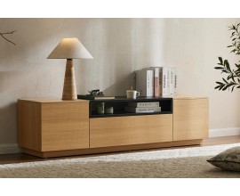 Skandin&aacute;vsk&yacute; dvoudveřov&yacute; TV stolek Attica s dubov&yacute;m hněd&yacute;m vzhledem se z&aacute;suvkou a černou polic&iacute; 160 cm