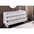 Designov&aacute; art deco b&iacute;l&aacute; komoda Savonia s mramorovou deskou a &scaron;esti &scaron;upl&iacute;ky s minimalistick&yacute;m reli&eacute;fem vlny 150 cm