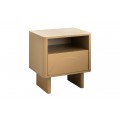 Moderní art deco noční stolek Savonia s úložným prostorem s jednou zásuvkou a jednou policí s geometrickým reliéfem ve tvaru půloblouku v hnědém provedení s obdélníkovou béžovou travertinovou deskou na nožičkách