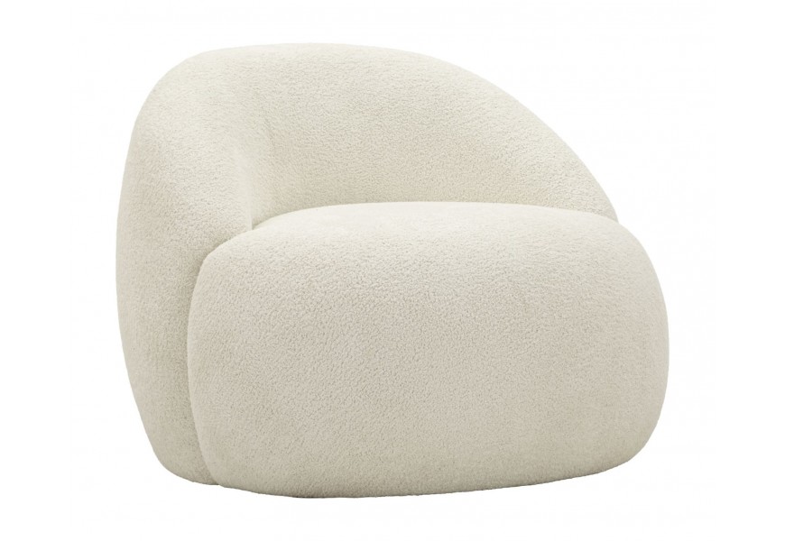 Moderní art deco bílé křeslo Berry s čalouněním s potahem s vysokým vlasem se zaoblenými předními rohy a půlobloukovou zádovou opěrkou bez nožiček a bočních opěrek