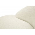 Designov&eacute; modern&iacute; křeslo Berry s b&iacute;l&yacute;m ply&scaron;ov&yacute;m potahem a zaoblenou z&aacute;dovou opěrkou 81 cm