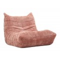 Designové kreslo Kenira v ružovej farbe s plyšovým poťahom s horizontálnym prešívaním