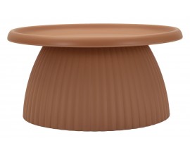 Modern&iacute; konferenčn&iacute; stolek Corralejo s kulatou vrchn&iacute; deskou s vyv&yacute;&scaron;en&yacute;m okrajem a &scaron;irokou zaoblenou nohou s dr&aacute;žkovan&yacute;m designem v hnědooranžov&eacute; terakotov&eacute; barvě