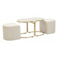 Designová art deco sada Glamia Tapisé dvou taburetek s prošívaným béžovým potahem a oválného konferenčního stolku s bílou mramorovou deskou s šedými žilkami a zlatou kovovou podstavou