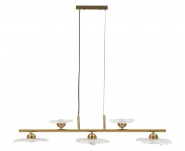 Glamour lustr Padma se zlatou kovovou konstrukc&iacute; s horizont&aacute;ln&iacute; tyč&iacute; s &uacute;chyty na pět ž&aacute;rovek s designem květin s průhledn&eacute;ho skla