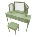 Klasick&yacute; zelen&yacute; dřevěn&yacute; toaletn&iacute; stolek Isabelle s taburetkou se zlat&yacute;mi detaily a dvěma &scaron;upl&iacute;ky se třemi zrcadly 135 cm