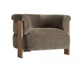 Luxusn&iacute; modern&iacute; čalouněn&eacute; křeslo Jeran s žinylkov&yacute;m potahem v kaki zelen&eacute; barvě s dřevěn&yacute;mi ploch&yacute;mi nožičkami v hněd&eacute; barvě v polobloukov&eacute;m tvaru