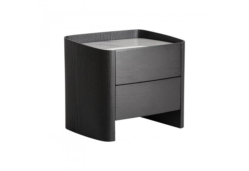 Luxusní moderní noční stolek Kugart v černé barvě z dubové dýhy se dvěma šuplíky a vrchní deskou v bílé barvě s mramorovým vzhledem