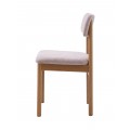 Designov&aacute; skandin&aacute;vsk&aacute; j&iacute;deln&iacute; židle Leonna s dubov&yacute;m světl&yacute;m hněd&yacute;m r&aacute;mem a bukl&eacute; potahem v b&eacute;žov&eacute; barvě 81 cm