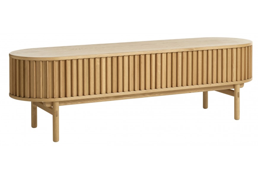 Retro skandinávský televizní stolek Roskilde oválného tvaru z dubového dřeva v přírodní světle hnědé barvě na nožičkách s posuvnými dvířky s vertikálními lamelami