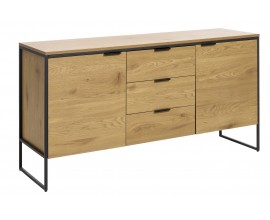 Industri&aacute;ln&iacute; dvoudveřov&yacute; př&iacute;born&iacute;k Holstebro se třemi z&aacute;suvkami s dubov&eacute;m proveden&iacute; ve světle hněd&eacute; barvě s čern&yacute;m r&aacute;mem 155 cm