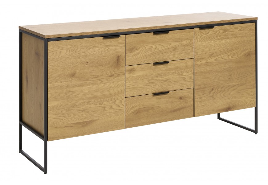 Moderní industriální příborník Holstebro se dvěma dvířky a třemi šuplíky z melaminové dýhy ve světlém hnědém dubovém dekoru s kovovým rámem v černé barvě