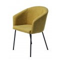 Moderní skandinávská žlutá jídelní židle s čalouněnou sedací částí s opěrkami na ruce se čtyřmi nožičkami z kovu v černé barvě