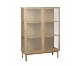 Skandin&aacute;vsk&aacute; vitr&iacute;na Viggo se třemi policemi a skleněn&yacute;mi dvojit&yacute;mi dv&iacute;řky ve světl&eacute;m hněd&eacute;m dubov&eacute;m proveden&iacute; 140 cm