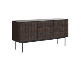 Moderní příborník Dopio z dubového dřeva hnědé barvy s 3D reliéfem na dvířkách a zásuvkách s černým kovovým nohama