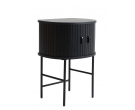 Retro designov&yacute; čern&yacute; nočn&iacute; stolek Bornholm půlkruhov&eacute;ho tvaru z dubov&eacute;ho dřeva s &uacute;ložn&yacute;m prostorem s dvojit&yacute;mi posuvn&yacute;mi dv&iacute;řky s lamelov&yacute;m reli&eacute;fem s podstavou z kovu se čtyřmi vysok&yacute;mi nohama