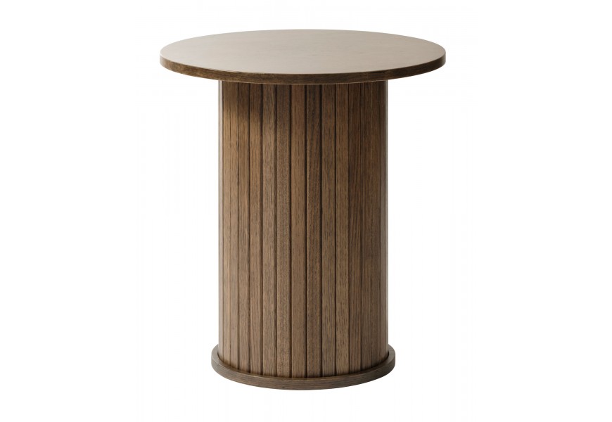 Designový skandinávský příruční stolek Bornholm v tmavém hnědém dubovém provedení s kulatou hladkou vrchní deskou a robustní nohou ve tvaru válce s vertikálními lamelami